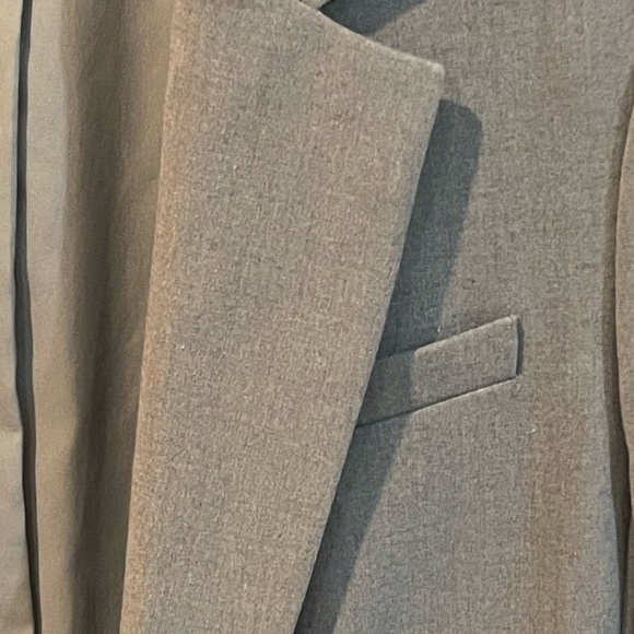 Tahari ASL duster suit jacket. New w/o tags. Gray. Hits at thigh. - Picture 2 of 4
